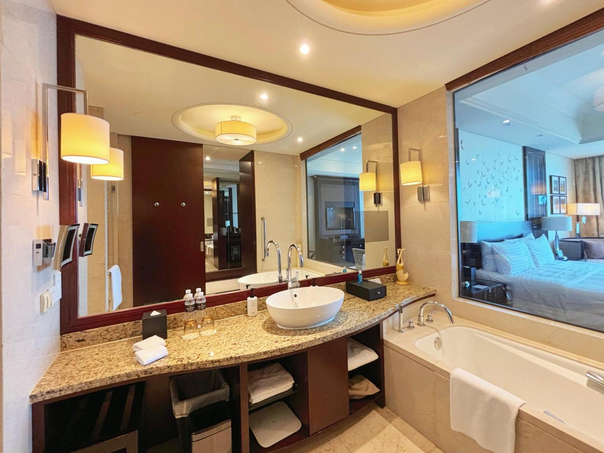 Intercontinental Wuxi By Ihg Hotel Bagian luar foto